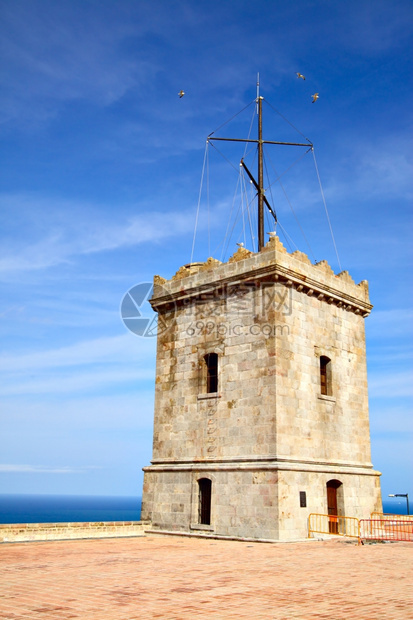 西班牙巴塞罗那蒙特朱伊茨城堡大塔图片