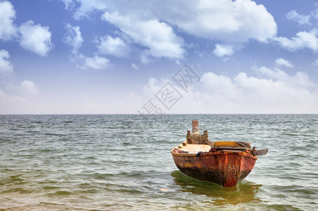 浮游渔船和海上图片