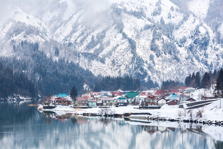 冬季小镇风景图片