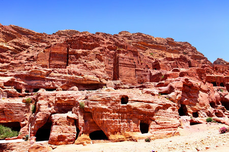 约旦佩特拉镇古老的Nabatae人住所和图片