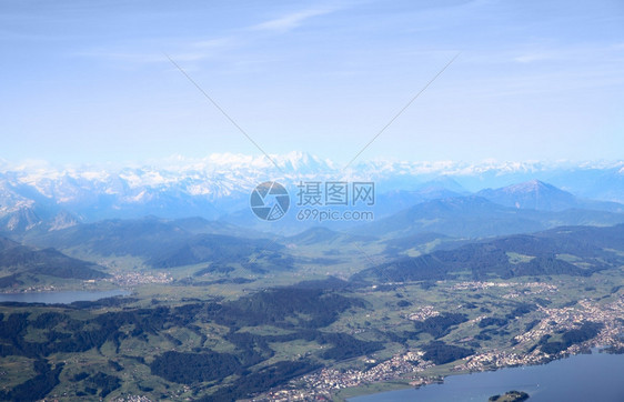 瑞士阿尔卑斯山的空中图像图片