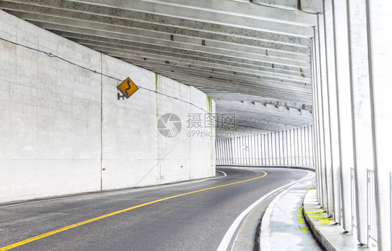 山区城市隧道内部图片