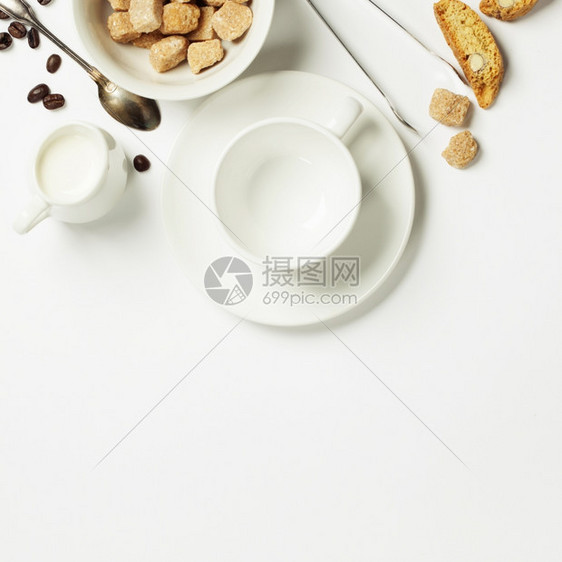 牛奶和白糖的顶端视图图片