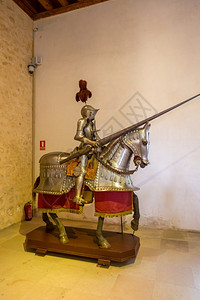 SegoviaSSPAINJUN2塞戈维亚阿尔卡扎塞哥维亚城堡的装甲这是一块石质加固装置西班牙塞戈维亚它和是沃尔特迪斯尼和的灵感图片