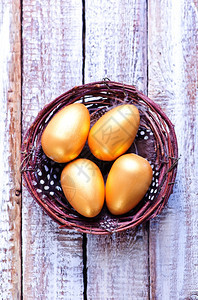 表格上的色东方鸡蛋面背景图片