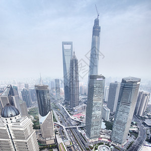 上海东方珍珠电视塔的景象图片