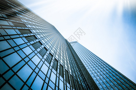 现代摩天大楼玻璃轮盘图片
