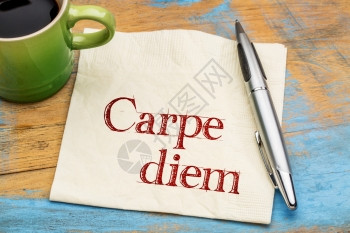 CarpeDilm餐巾纸上的笔迹和咖啡图片