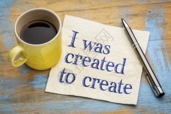 创建我是为了造积极的肯定音符笔迹在餐巾纸上加一杯咖啡图片