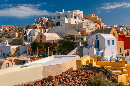 希腊圣托里尼岛Oia或Ia白人房屋的图片视图片