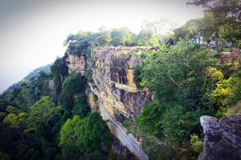 泰国斯里萨凯特省PhamoEdang山图片