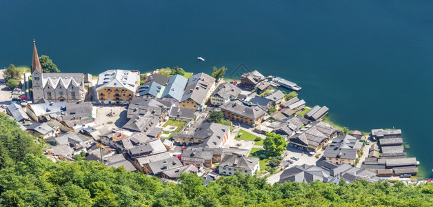 奥地利阿尔卑斯Hallstat村空中观察图片