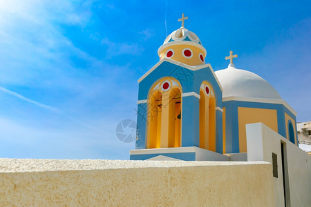 希腊爱琴海岛圣托里尼现代首都费拉教堂在阳光明媚的日子希腊图片