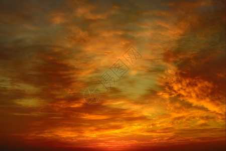 美丽明媚的日落天上背景图片