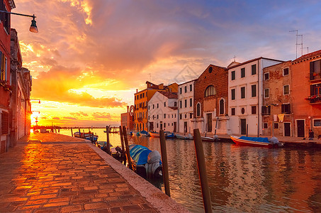 意大利威尼斯运河上的日落图片