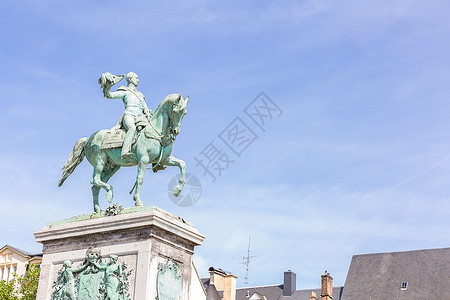 卢森堡在蓝天上的雕刻图片