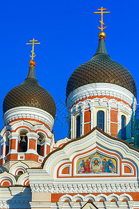 晚上在爱沙尼亚塔林的Toompea老城的俄罗斯东正教亚历山大内夫斯基教堂图片