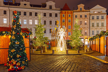 捷克布拉格魔法城市老夜间圣诞树和节日装饰捷克布拉格图片