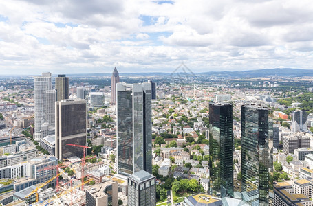 德国法兰克福是主要摩天大楼空中观察图片