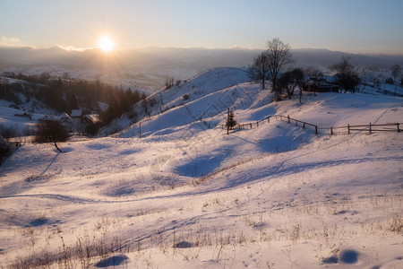 山冬日落图片