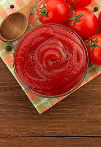 土木背景的番茄酱碗中图片