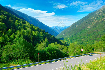 高山沥青路图片