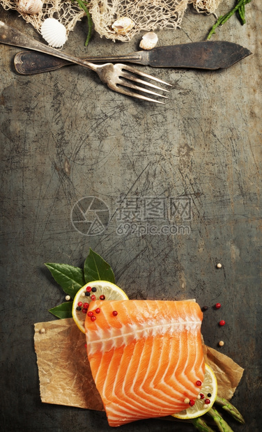 精致美味的三文鱼刺身图片