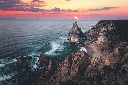 葡萄牙日出时大西洋海岸线图片