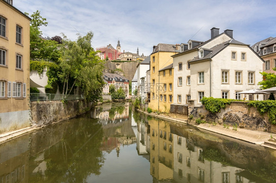 卢森堡市中心格伦德区卢森堡阿尔泽特河风景图片
