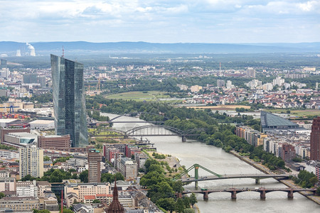 德国法兰克福是主要摩天大楼空中观察图片