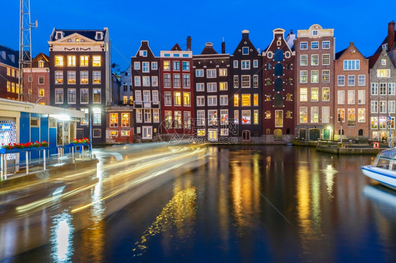 在荷兰的阿姆斯特丹运河达拉克夜总会图片