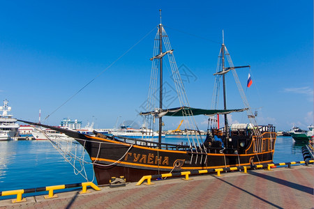 俄罗斯索契2016年月9日在索契港的Gullena号船上图片