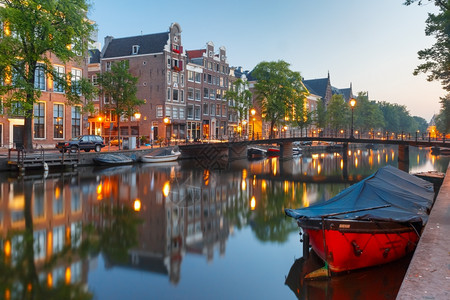 阿姆斯特丹运河Kloveniersburgwal荷兰图片