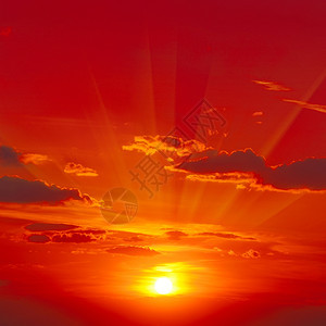 天空中明亮的红日出图片
