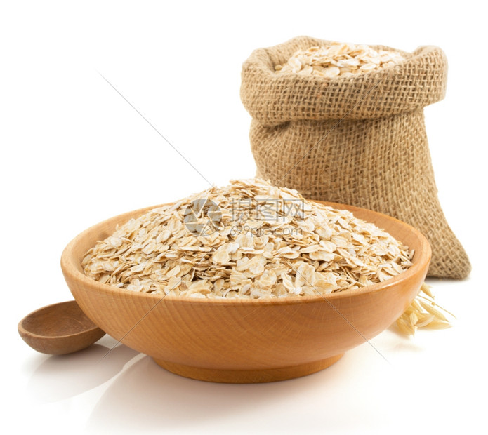白色背景上隔离的燕麦片