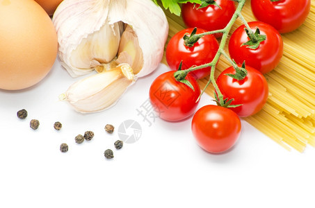 白背景的西红柿面粉xAxA图片
