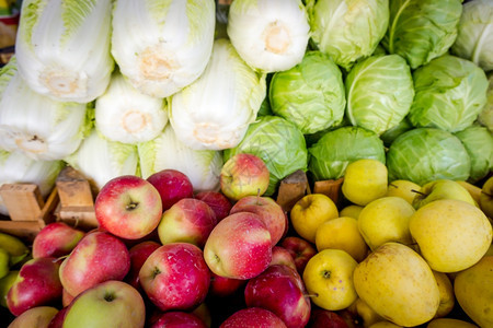 农民市场上的水果和蔬菜图片