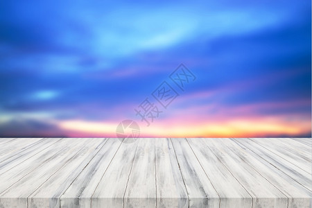 白色空木桌顶有日落背景对于产品显示图片