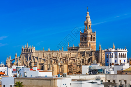 西班牙安达卢亚塞维利圣玛丽天主教堂具有里程碑意义名为吉拉尔达的著名钟楼图片
