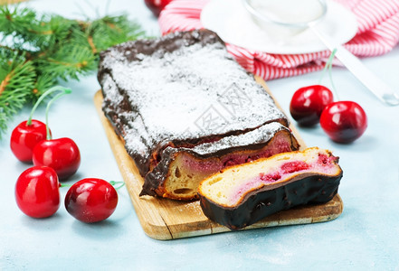圣诞节晚餐甜蛋糕圣诞节加巧克力图片
