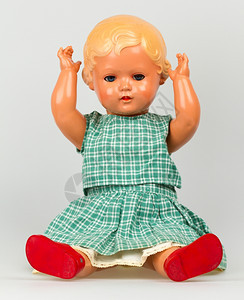 非常老的婴儿娃1940年代用真实衣服制成与世隔绝图片
