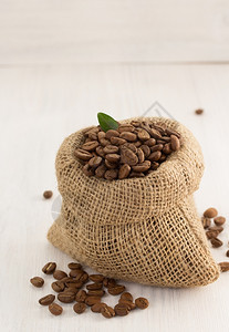 木制本底咖啡豆图片