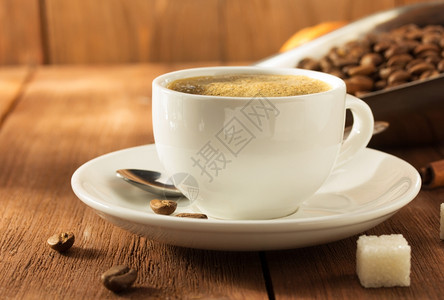 木制背景咖啡杯图片