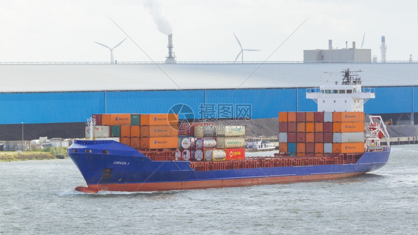 201年6月日一家在鹿特丹从事全世界集装箱运输的私营公司经集装箱船关闭图片