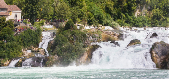 2015年7月日展望015年月7日欧洲在瑞士沙夫豪森最大的瀑布宽150米4英尺高23米75英尺图片