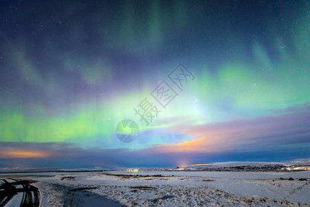 冰岛雷克贾利德Myvatn湖周围的北光极图片