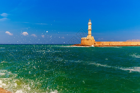 希腊克里特CreteChania灯塔的旧港景象图片