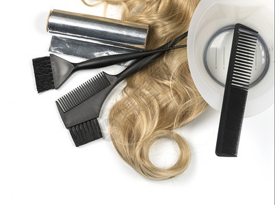 专业理发师工具孤立于白色背景图片