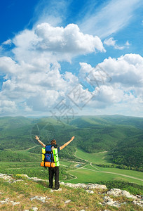 山上观光客情感场景设计要素图片