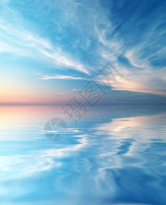 天空背景和水反射设计的要素图片